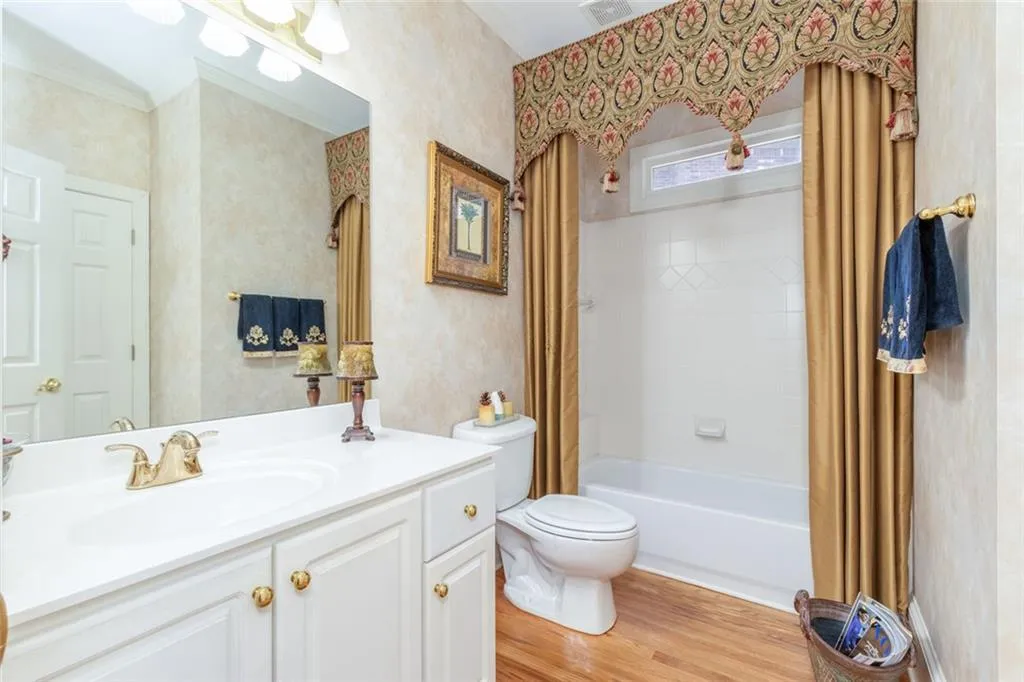 Alpharetta, Georgia 30022, United States, 5 Bedrooms Bedrooms, ,5 BathroomsBathrooms,Residential,Pending,182515