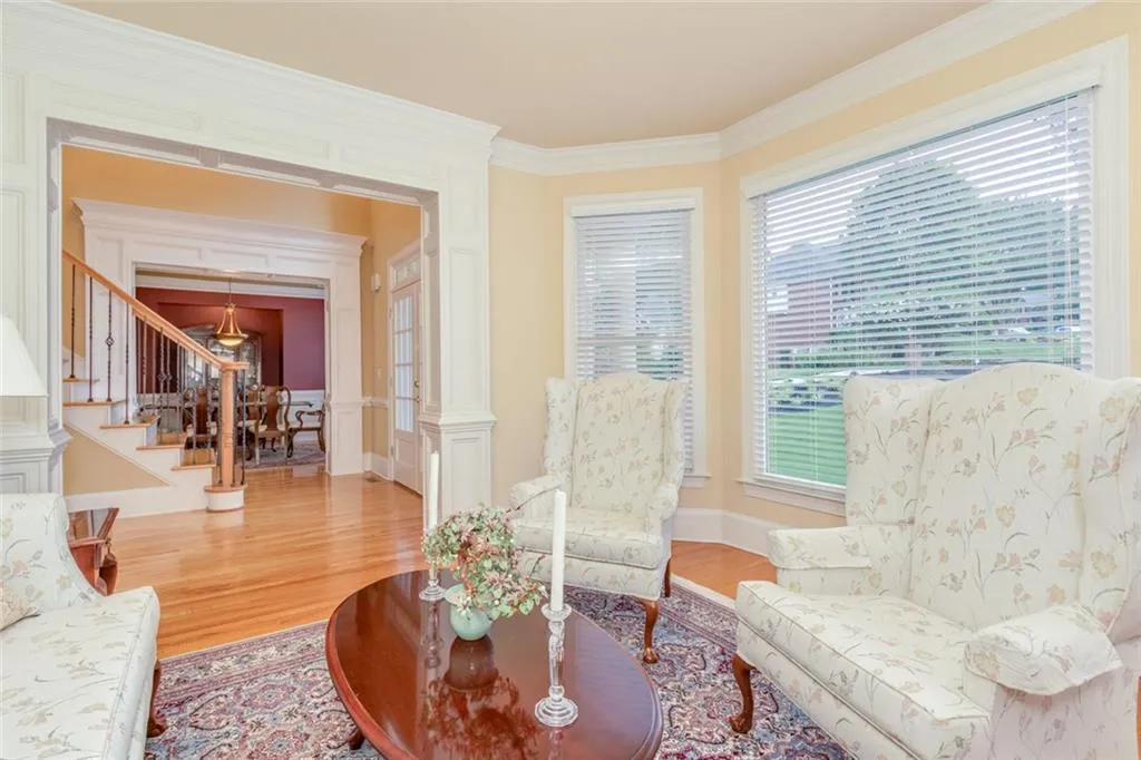 Alpharetta, Georgia 30022, United States, 5 Bedrooms Bedrooms, ,5 BathroomsBathrooms,Residential,Pending,182515