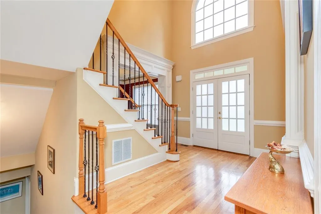 Alpharetta, Georgia 30022, United States, 5 Bedrooms Bedrooms, ,5 BathroomsBathrooms,Residential,Pending,182515