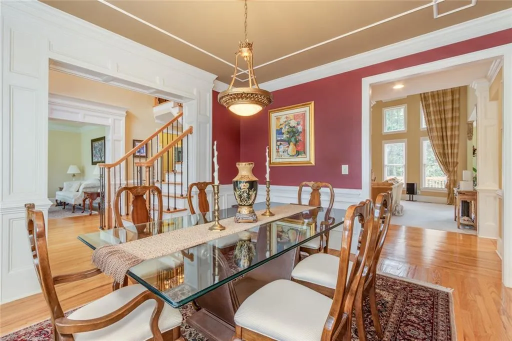 Alpharetta, Georgia 30022, United States, 5 Bedrooms Bedrooms, ,5 BathroomsBathrooms,Residential,Pending,182515