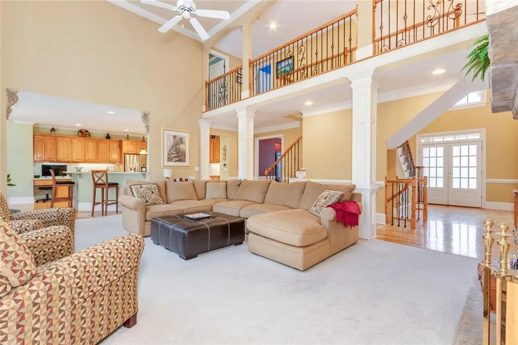 Alpharetta, Georgia 30022, United States, 5 Bedrooms Bedrooms, ,5 BathroomsBathrooms,Residential,Pending,182515