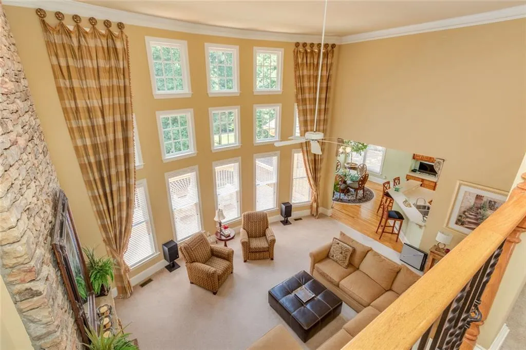 Alpharetta, Georgia 30022, United States, 5 Bedrooms Bedrooms, ,5 BathroomsBathrooms,Residential,Pending,182515