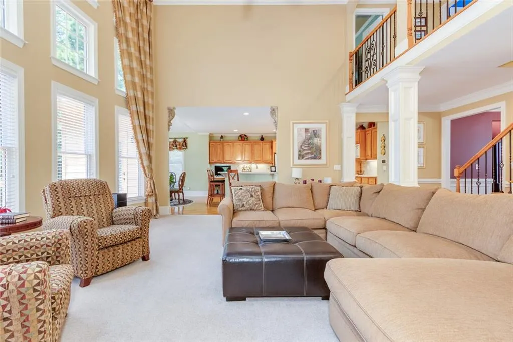 Alpharetta, Georgia 30022, United States, 5 Bedrooms Bedrooms, ,5 BathroomsBathrooms,Residential,Pending,182515