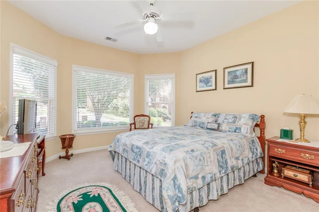 Alpharetta, Georgia 30022, United States, 5 Bedrooms Bedrooms, ,5 BathroomsBathrooms,Residential,Pending,182515