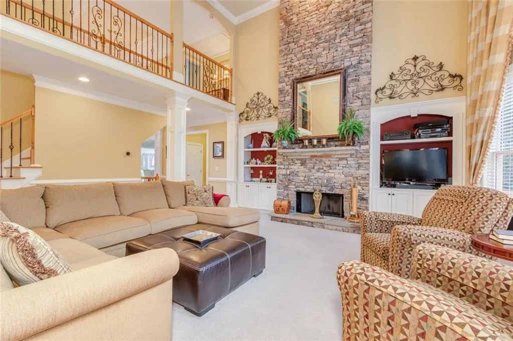 Alpharetta, Georgia 30022, United States, 5 Bedrooms Bedrooms, ,5 BathroomsBathrooms,Residential,Pending,182515