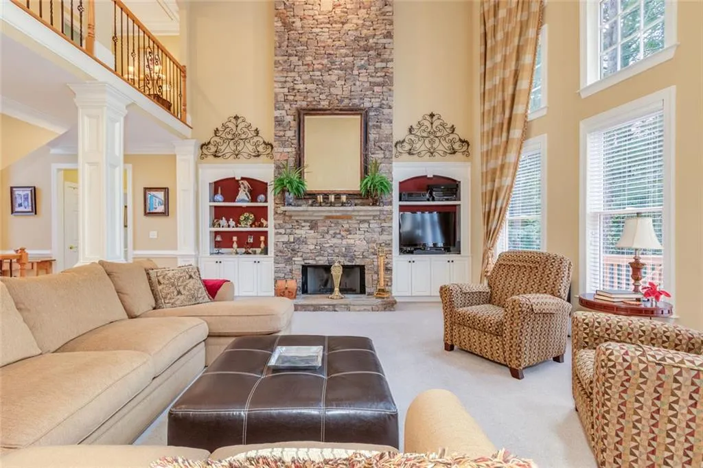 Alpharetta, Georgia 30022, United States, 5 Bedrooms Bedrooms, ,5 BathroomsBathrooms,Residential,Pending,182515