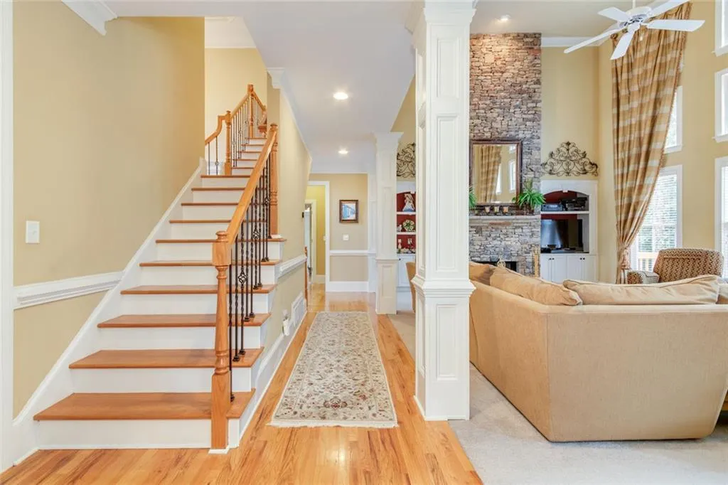 Alpharetta, Georgia 30022, United States, 5 Bedrooms Bedrooms, ,5 BathroomsBathrooms,Residential,Pending,182515