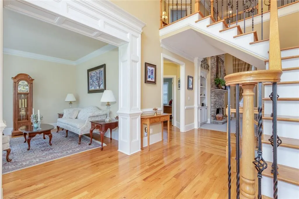 Alpharetta, Georgia 30022, United States, 5 Bedrooms Bedrooms, ,5 BathroomsBathrooms,Residential,Pending,182515