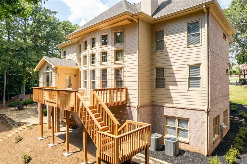 Alpharetta, Georgia 30022, United States, 5 Bedrooms Bedrooms, ,5 BathroomsBathrooms,Residential,Pending,182515