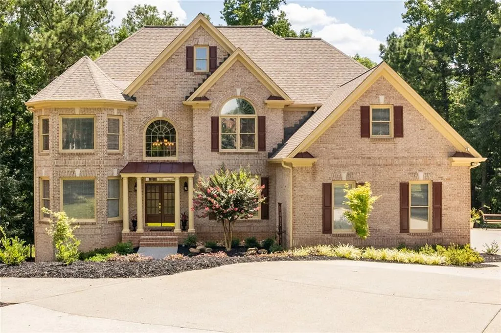 Alpharetta, Georgia 30022, United States, 5 Bedrooms Bedrooms, ,5 BathroomsBathrooms,Residential,Pending,182515