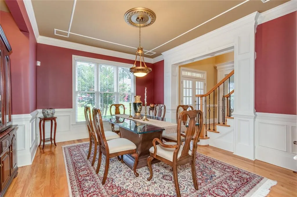 Alpharetta, Georgia 30022, United States, 5 Bedrooms Bedrooms, ,5 BathroomsBathrooms,Residential,Pending,182515