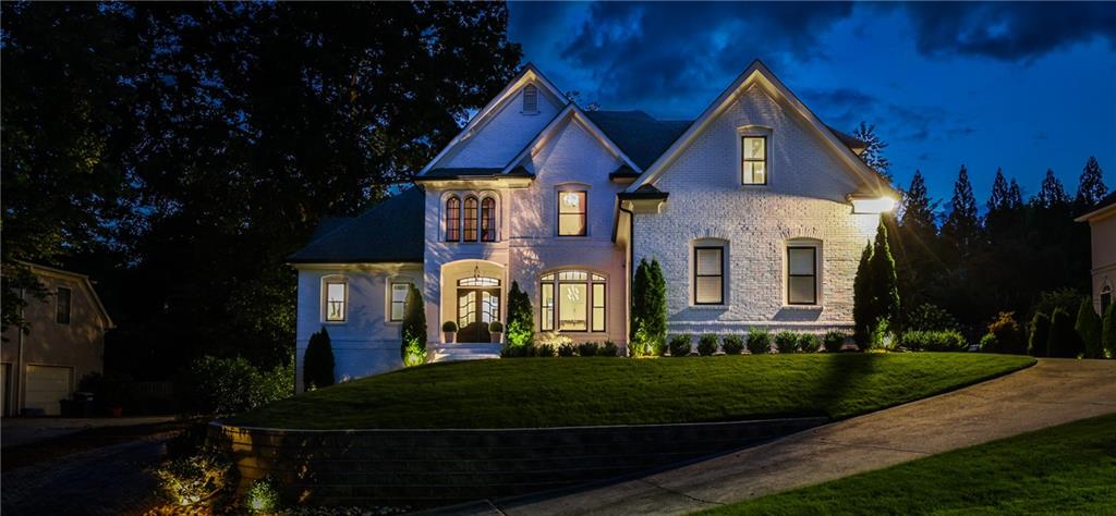 237 Webney Drive SE