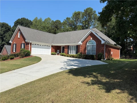 Homes For Sale - 805 Ivy Ridge Drive<br/> Loganville, GA 30052