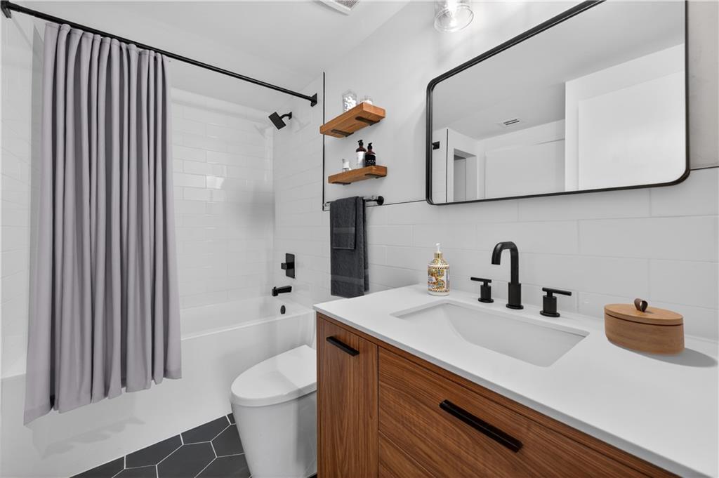 1280 W Peachtree Street NW 1407