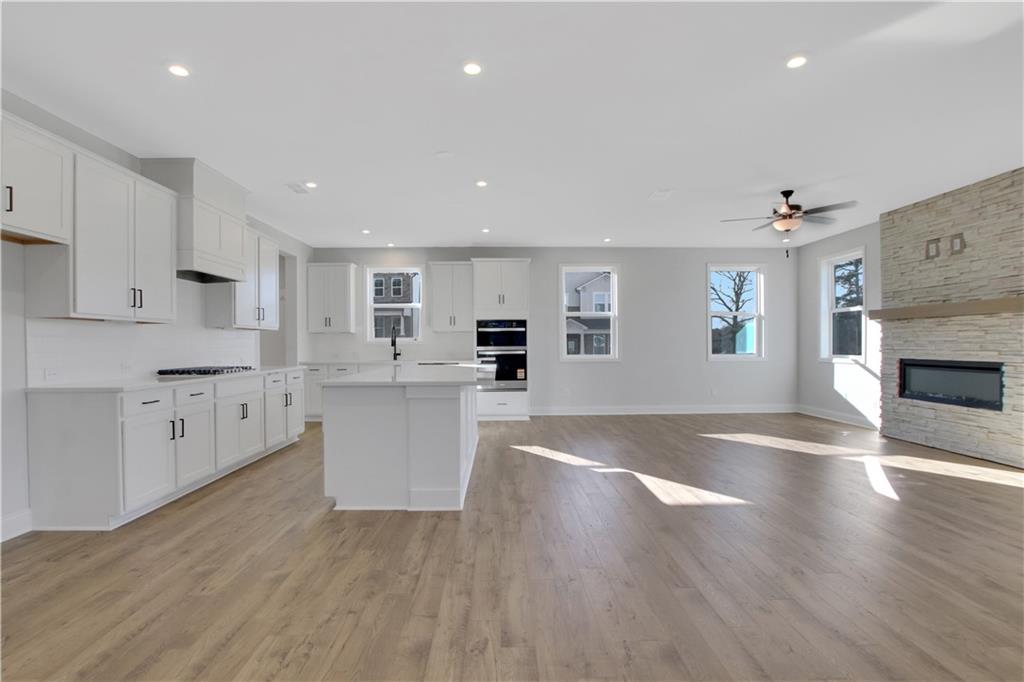 742 Crossroad Court SW