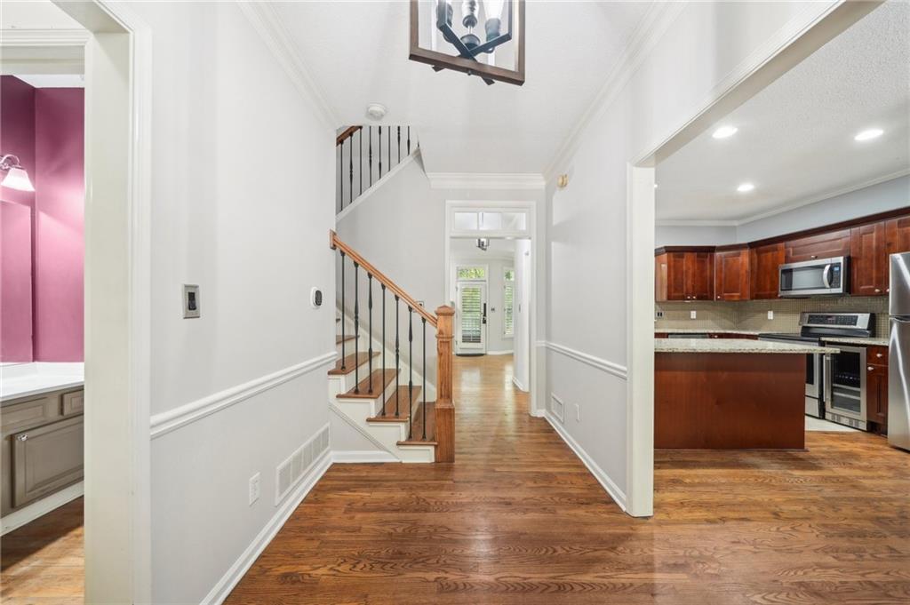 171 Riverview Trail, Roswell, Georgia image 9