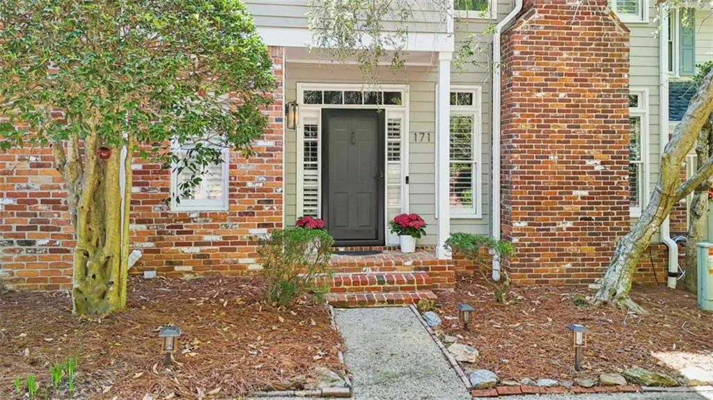 171 Riverview Trail, Roswell, Georgia image 1