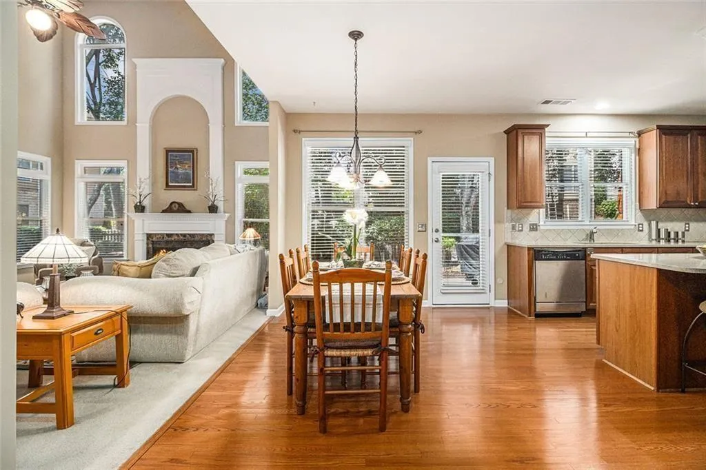 Alpharetta, Georgia 30009, United States, 5 Bedrooms Bedrooms, ,4 BathroomsBathrooms,Residential,Active,182671