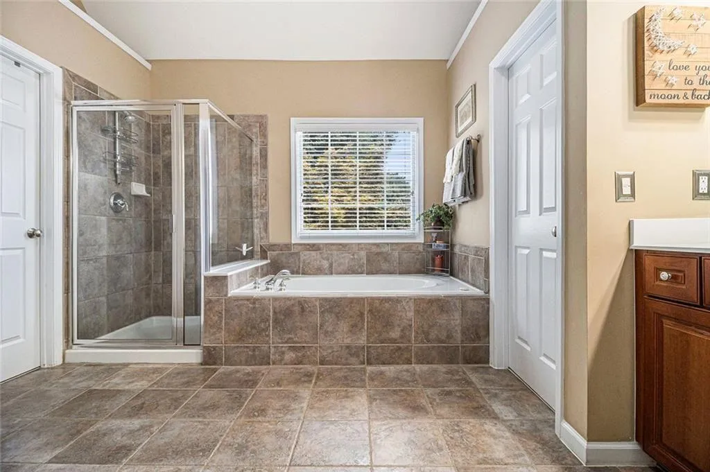 Alpharetta, Georgia 30009, United States, 5 Bedrooms Bedrooms, ,4 BathroomsBathrooms,Residential,Active,182671