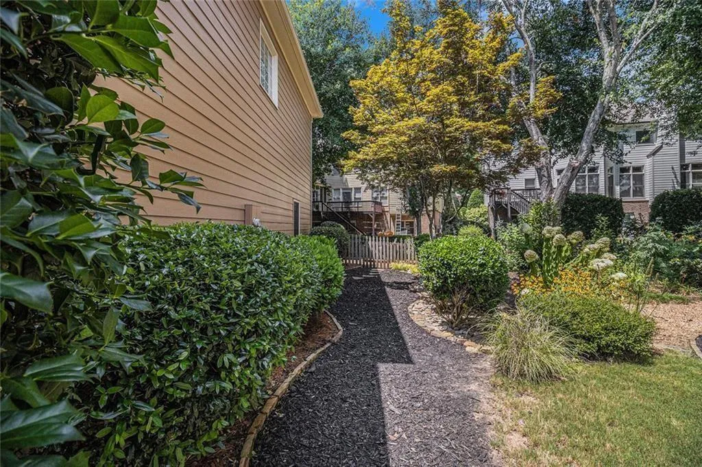 Alpharetta, Georgia 30009, United States, 5 Bedrooms Bedrooms, ,4 BathroomsBathrooms,Residential,Active,182671