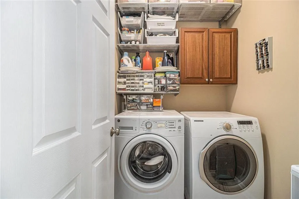 Alpharetta, Georgia 30009, United States, 5 Bedrooms Bedrooms, ,4 BathroomsBathrooms,Residential,Active,182671