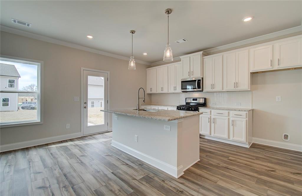 422 Westmarch Circle, Loganville, Georgia image 7