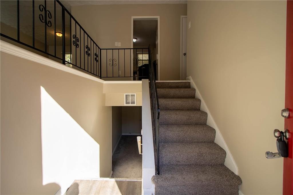 633 Larchmont Circle, Atlanta, Georgia image 5