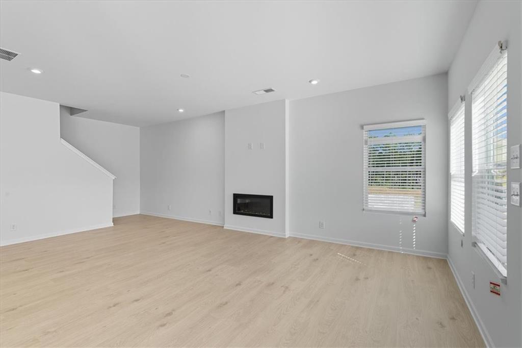 1186 PARK CENTER Circle