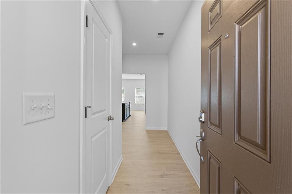 1186 PARK CENTER Circle