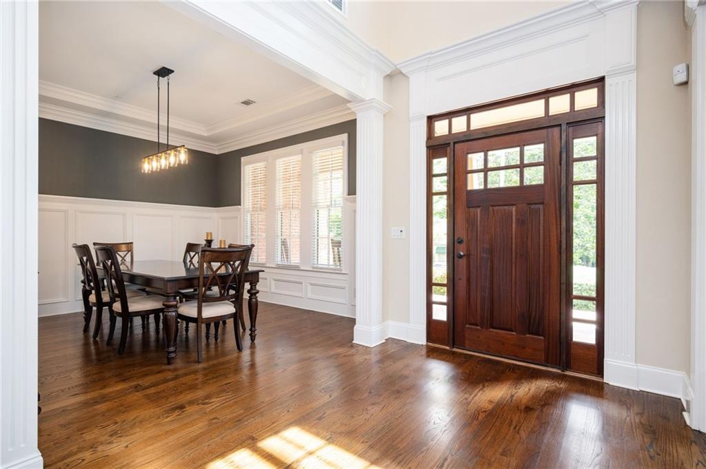 3090 NE Hillview Avenue