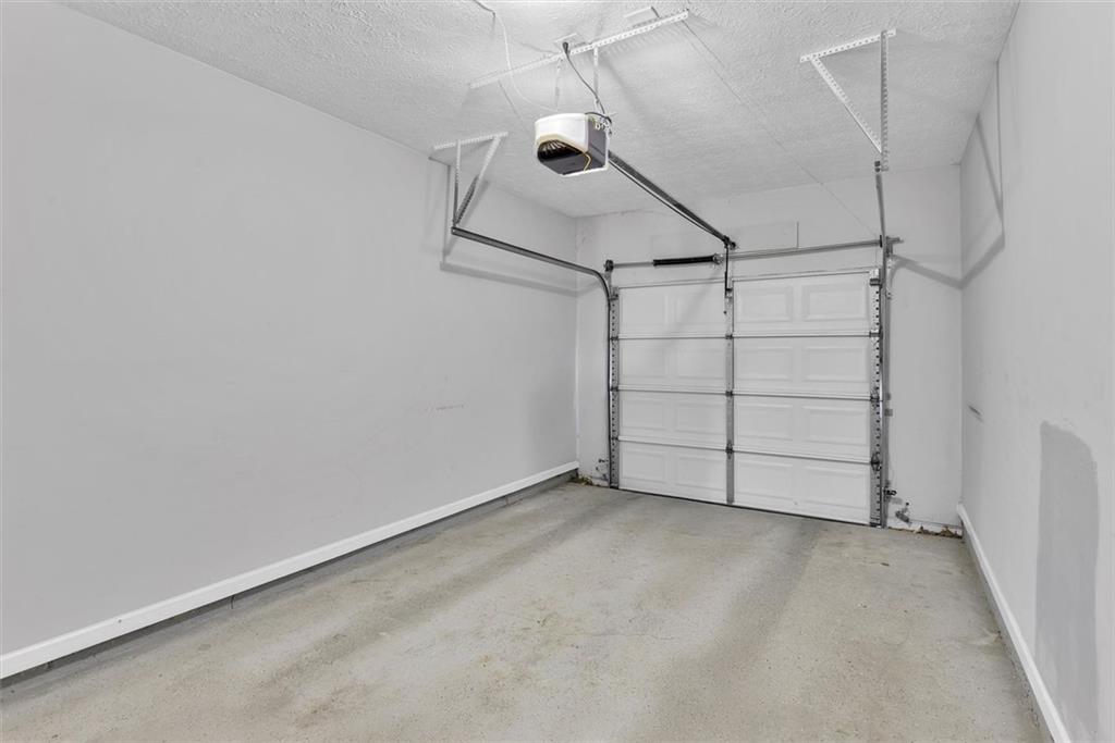 1619 Jackson Way