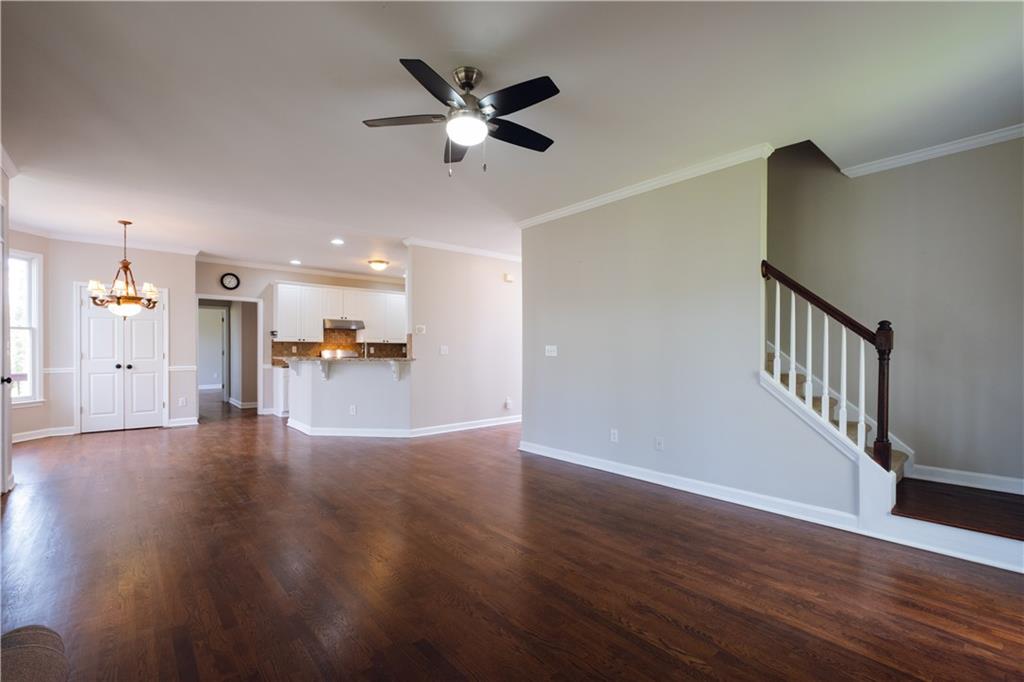 660 Dianthus Court NW