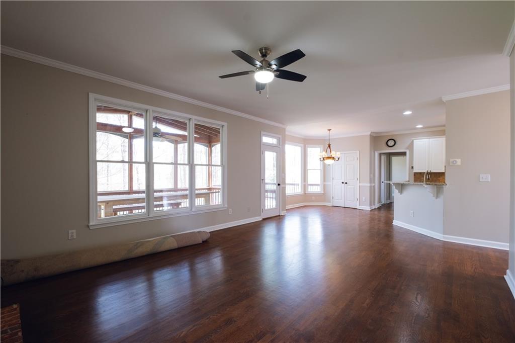 660 Dianthus Court NW