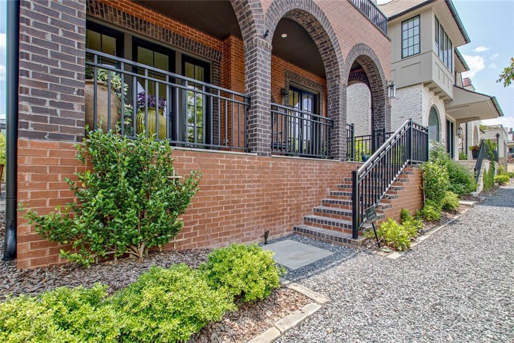 210 4th Street