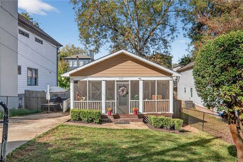 Photo of 985 Farrington Place SE, Atlanta, GA 30315 (MLS # 7671910)