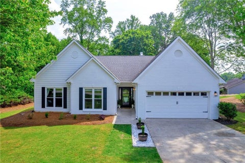 Homes For Sale - 1525 Keystone Drive<br/> Suwanee, GA 30024