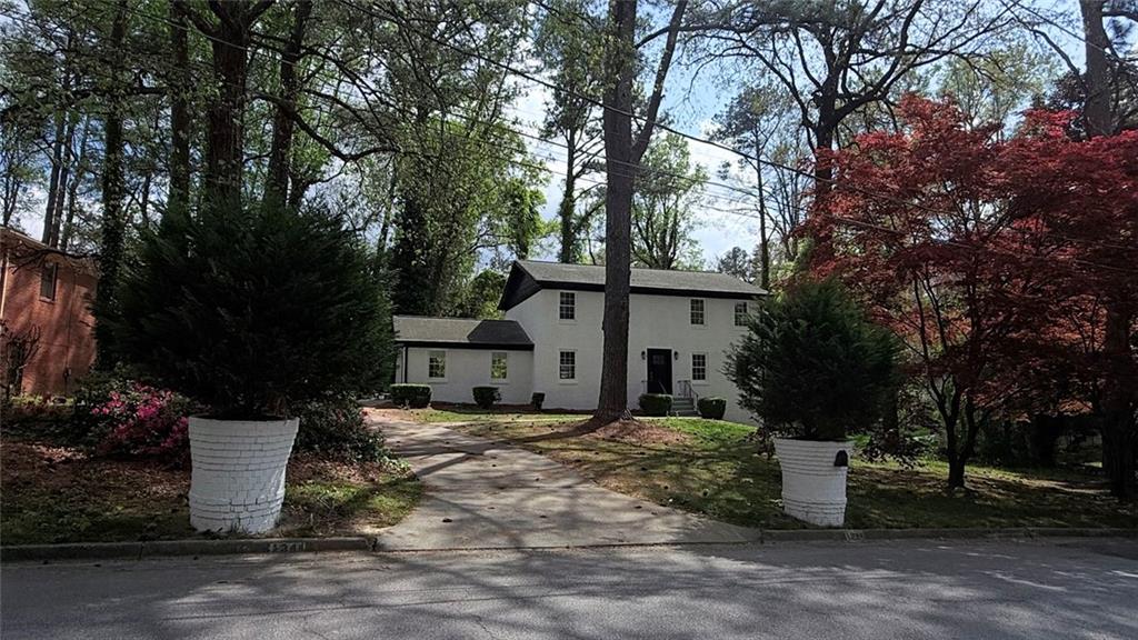 1344 Oakcrest Drive SW