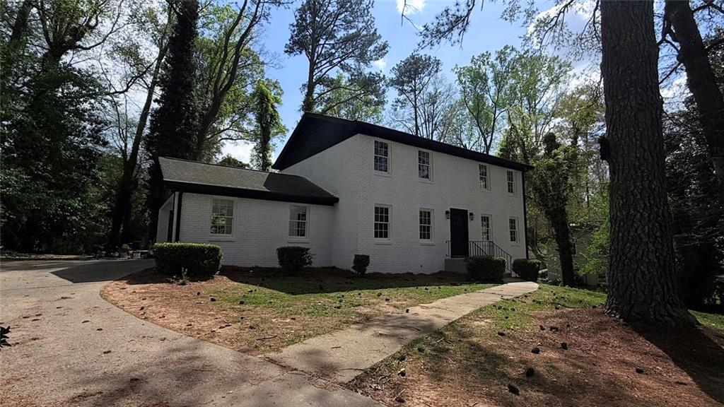 1344 Oakcrest Drive SW