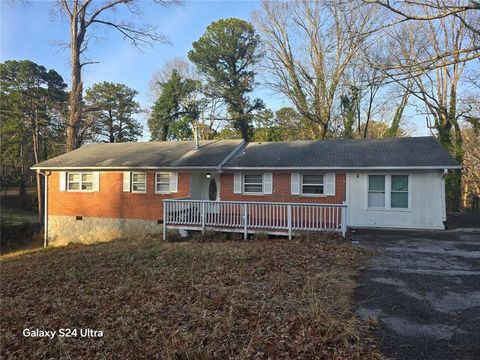 Homes For Sale - 6270 Rockbridge Road<br/> Stone Mountain, GA 30087