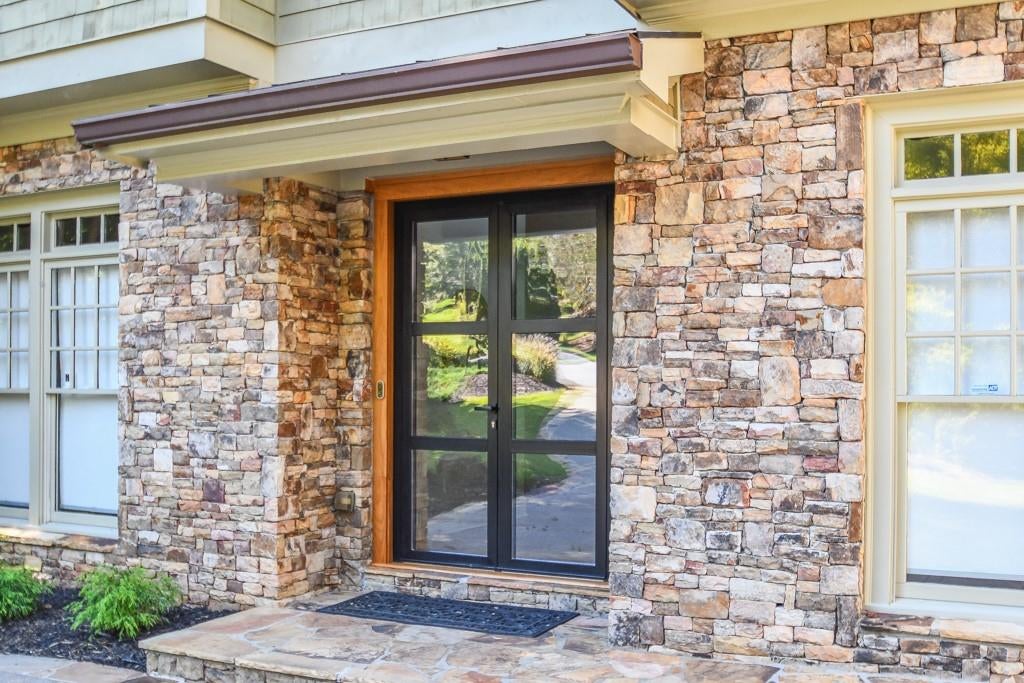 1695 Windsor Cove