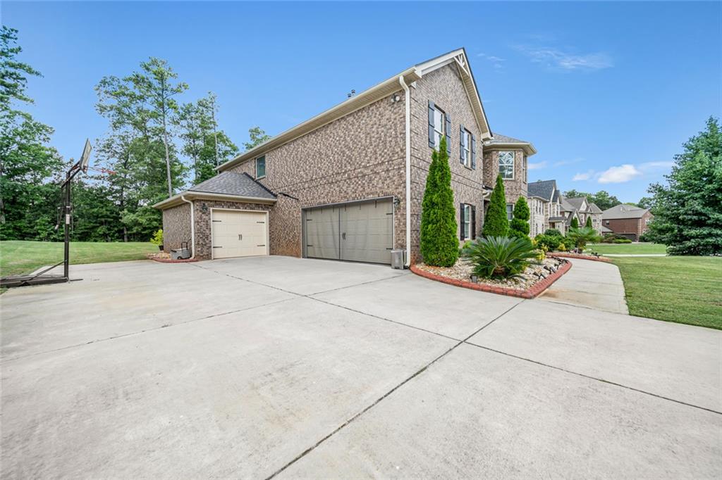 2328 Braunsroth Lane