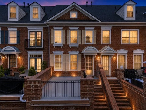Condo For Sale - 5905 Waters Edge Trail<br/> Roswell, GA 30075