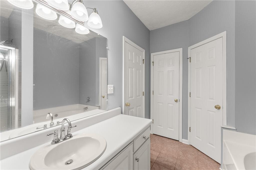 1001 Holly Drive, Gainesville, Georgia image 23