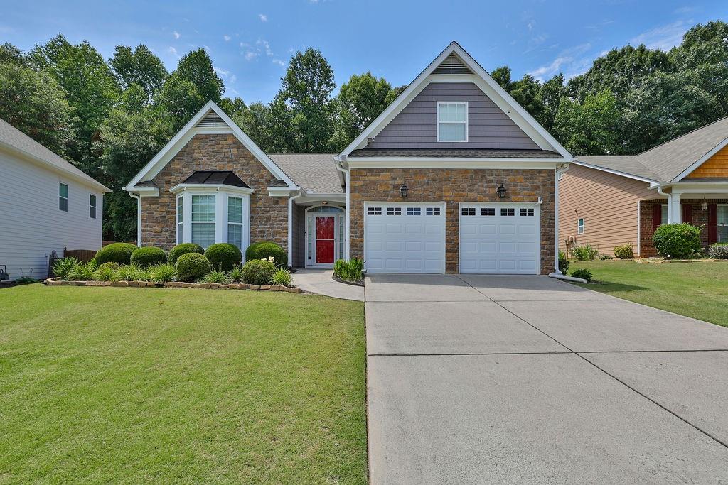 Welcome home to this stunning ranch-style property located in a wonderful community on a Cul-De-Sac! This beautiful 1.5 story home is situated on a large lot (Almost 1/4 acre) and offers plenty of room for enjoying the outdoors. Step inside to find 3 bedrooms plus a bonus room upstairs, 2.5 bathrooms, and a master suite conveniently located on the main floor.