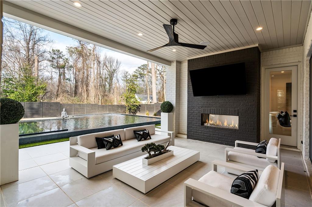185 Pebble Trail