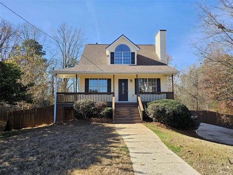 Homes For Sale - 7155 Hummingbird Lane<br/> Winston, GA 30187