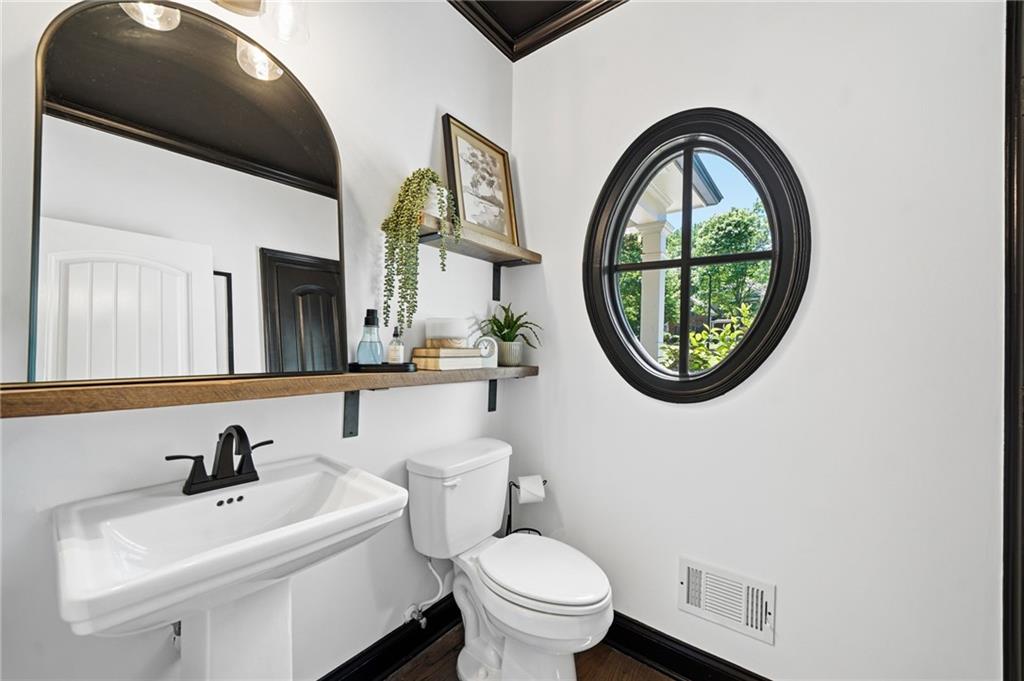 Canton, Georgia, 30115, United States, 5 Bedrooms Bedrooms, ,6 BathroomsBathrooms,Residential,Active,2045534