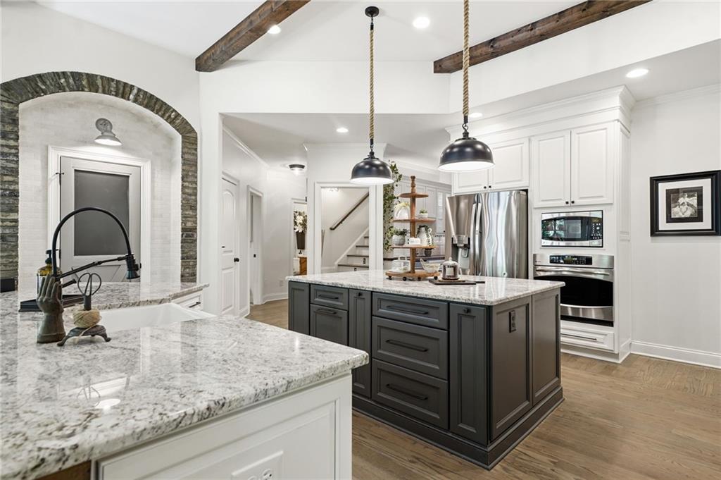 Canton, Georgia, 30115, United States, 5 Bedrooms Bedrooms, ,6 BathroomsBathrooms,Residential,Active,2045534