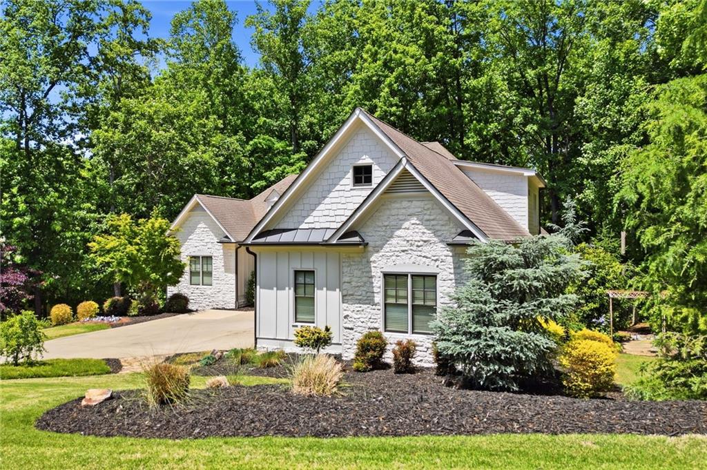 Canton, Georgia, 30115, United States, 5 Bedrooms Bedrooms, ,6 BathroomsBathrooms,Residential,Active,2045534