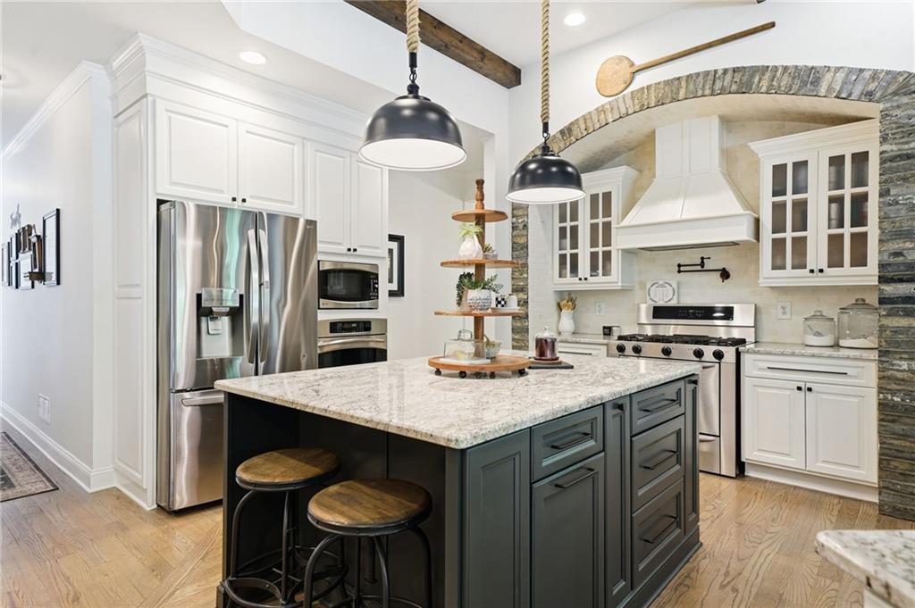 Canton, Georgia, 30115, United States, 5 Bedrooms Bedrooms, ,6 BathroomsBathrooms,Residential,Active,2045534